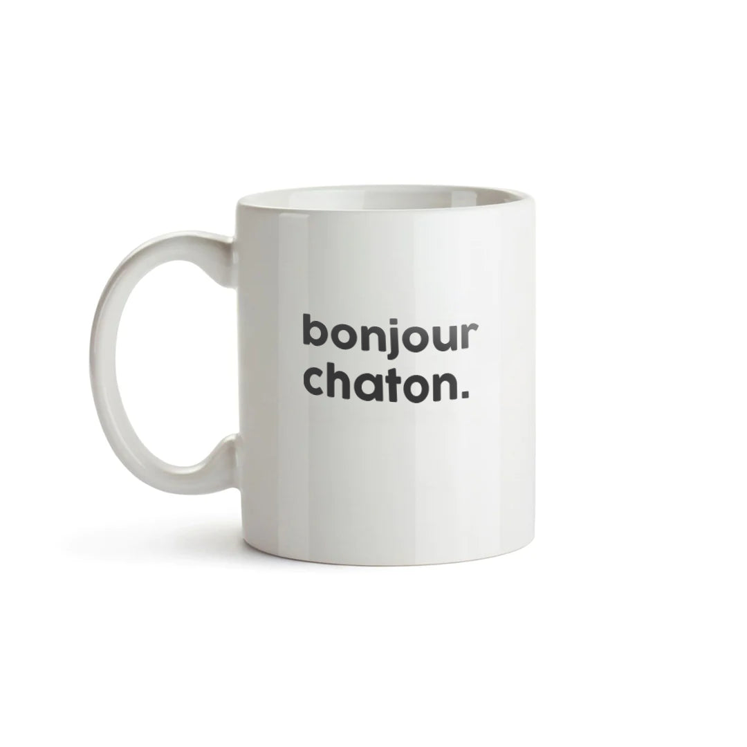 Mug blanc avec lettrage noir : "bonjour chaton."