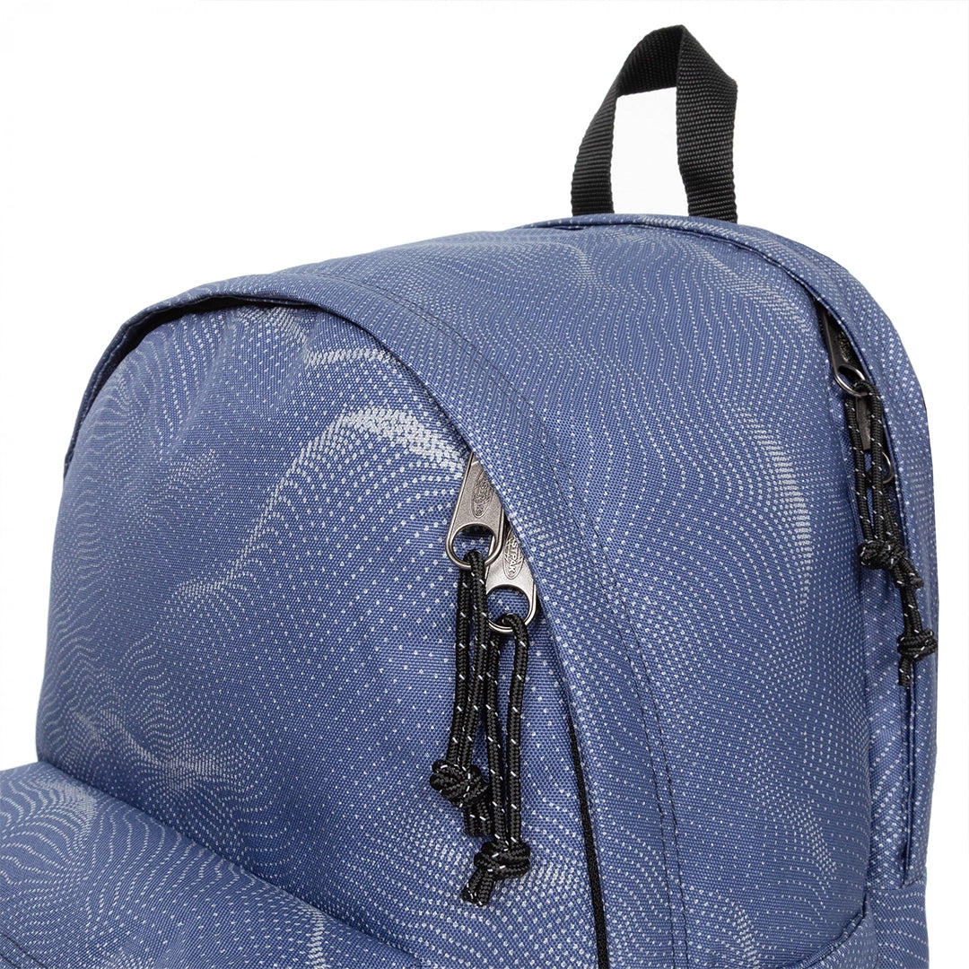 Sac à dos Eastpak Day Office Refleks Dots, gros plan sur les fermetures