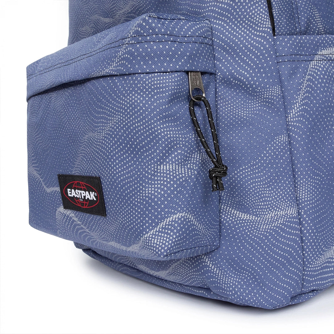 Sac à dos Eastpak Day Office Refleks Dots, gros plan sur la poche avant