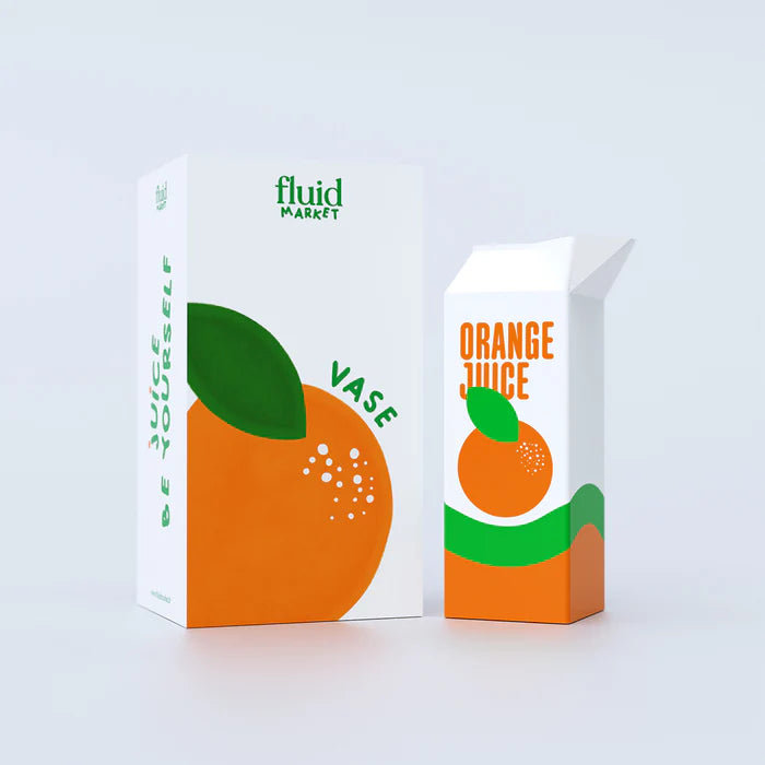 Vase orange juice